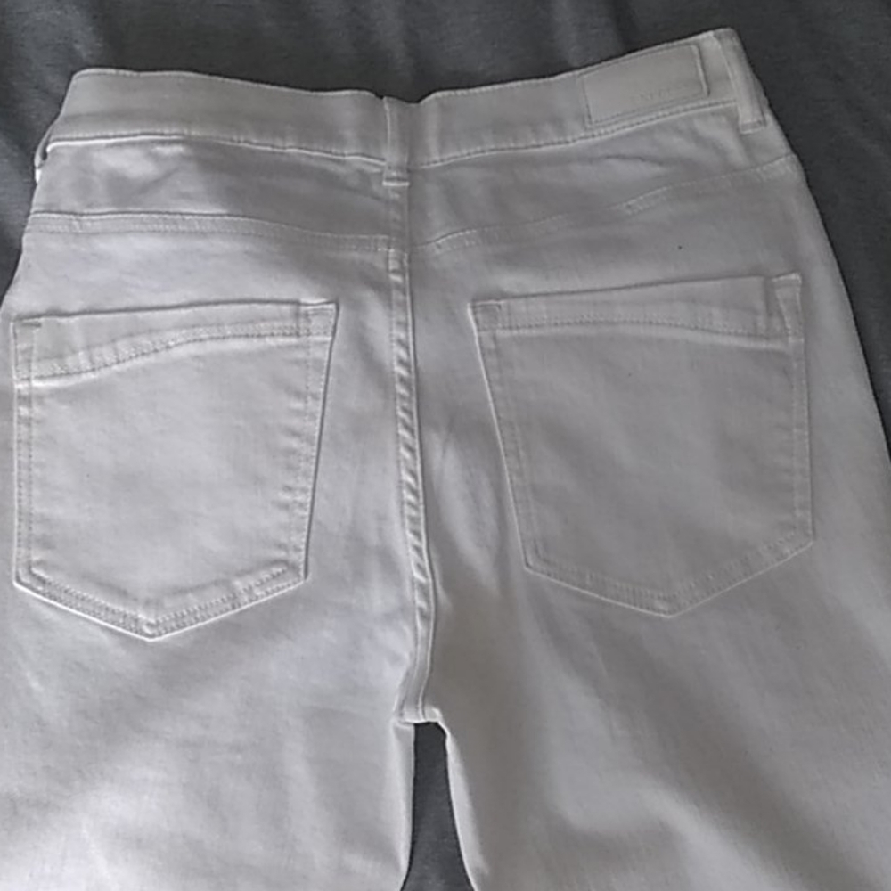 Jean - Picture 3 of 4